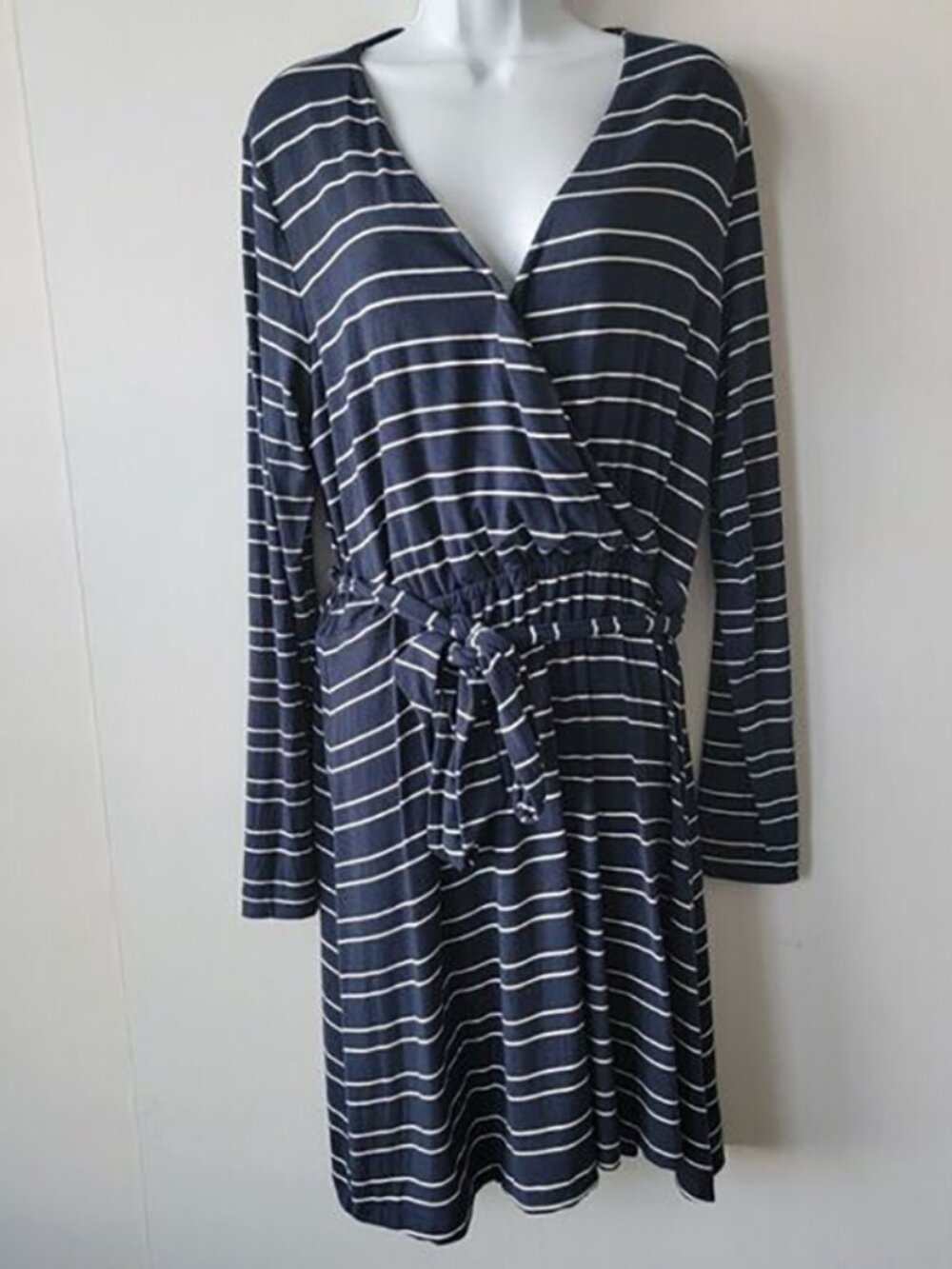 Vineyard Vines Navy Striped Seaview v-neck Jersey Dress size L